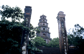 La Pagoda Thien Mu es la mas antigua de Hue, data de principios del siglo XVII