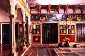 La haveli Braj Bhushanjee se encuentra situada en una haveli de mas de 200 a�os