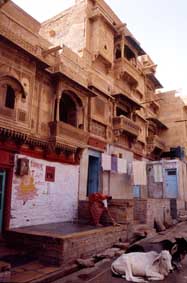 En Jaisalmer es posible pasear con cierta tranquilidad