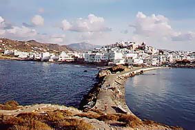Vista de Naxos desde la peque�a isla de Palatia